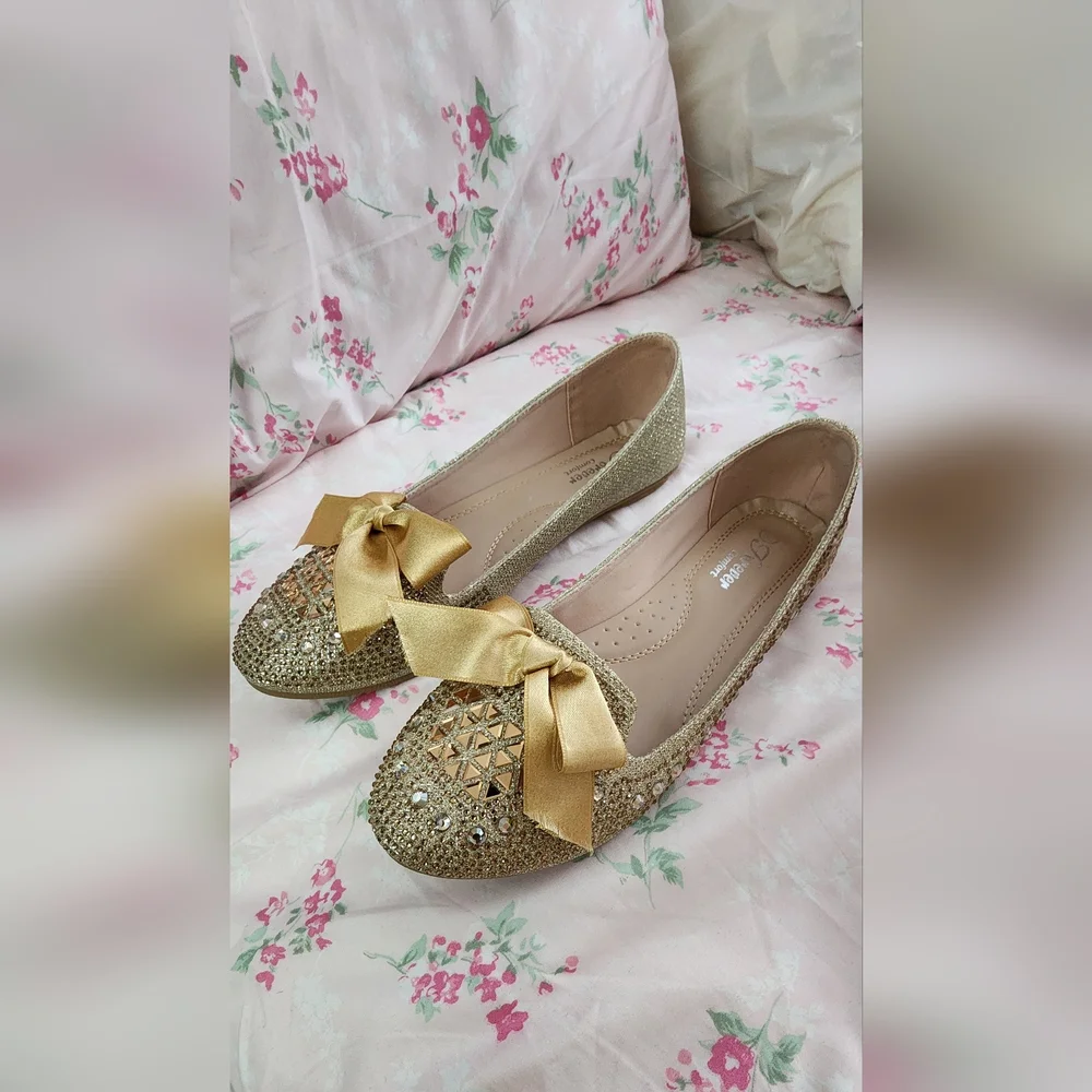 Flats - Picture 2 of 2